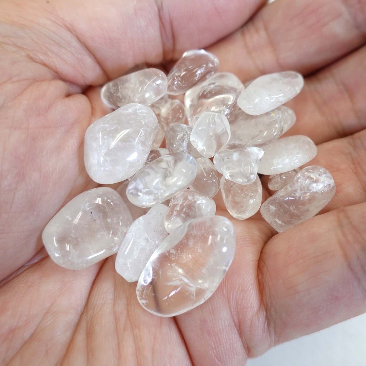 観葉植物の土の上を化粧できるオシャレな天然水晶 約500ｇ